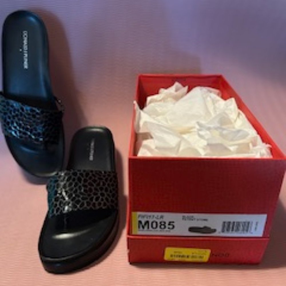 Donald Pliner 8.5 size